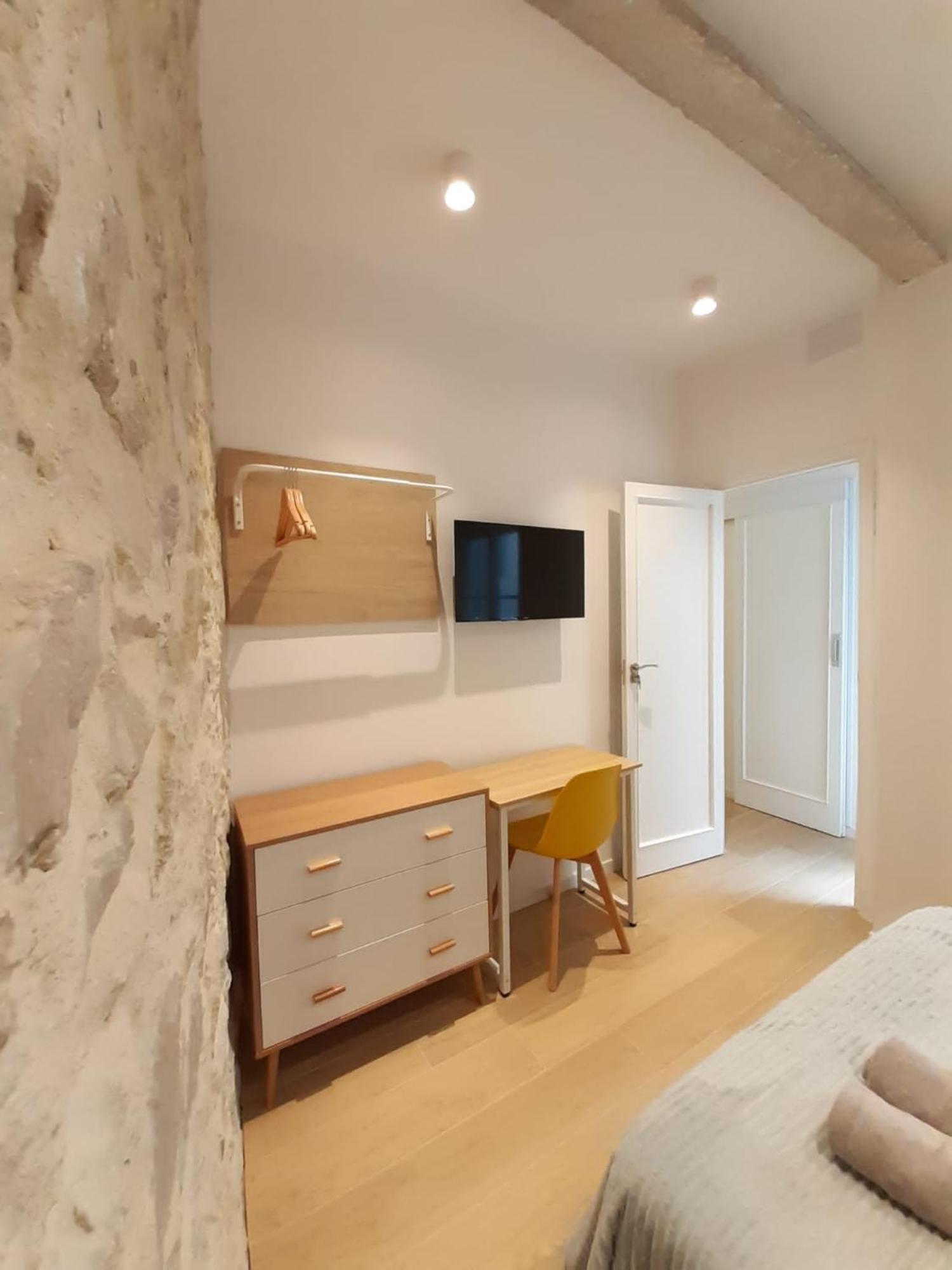 Good Energy Rooms Alicante Exterior photo